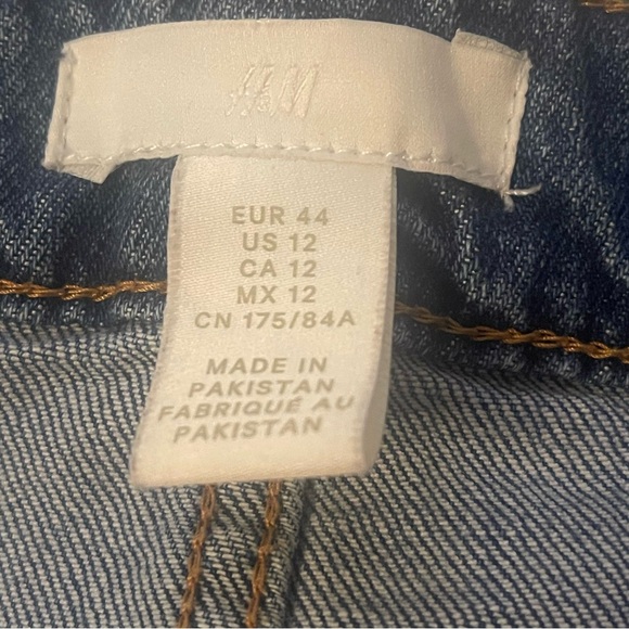 H&M Women’s Bootcut Jeans Size 12 Classic Blue Denim Whiskering Flattering Soft - Picture 5 of 5